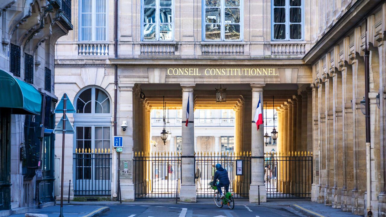 Exterior of Conseil constitutionnel building.