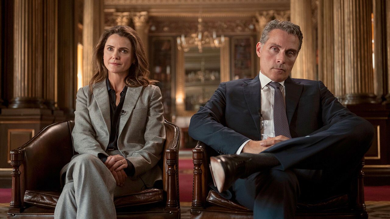 Keri Russel and Rufus Sewell in The Diplomat