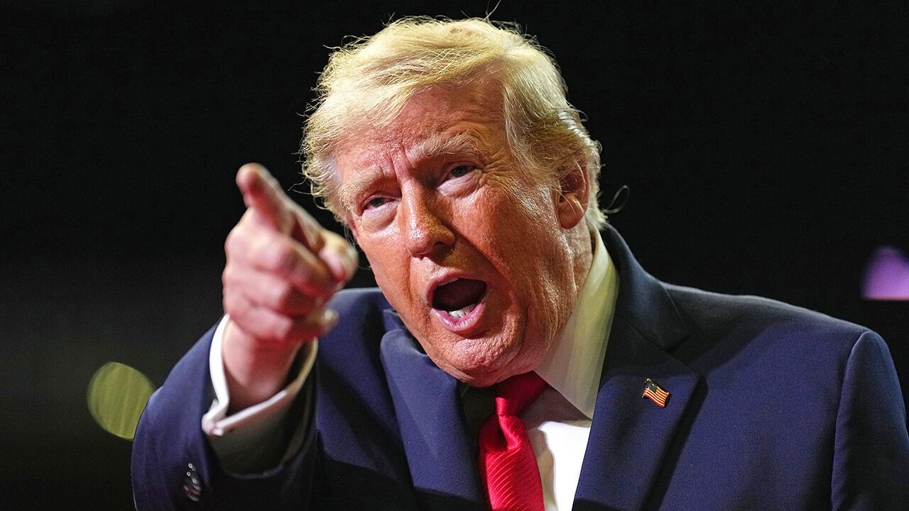 President Donald Trump pointing his finger
