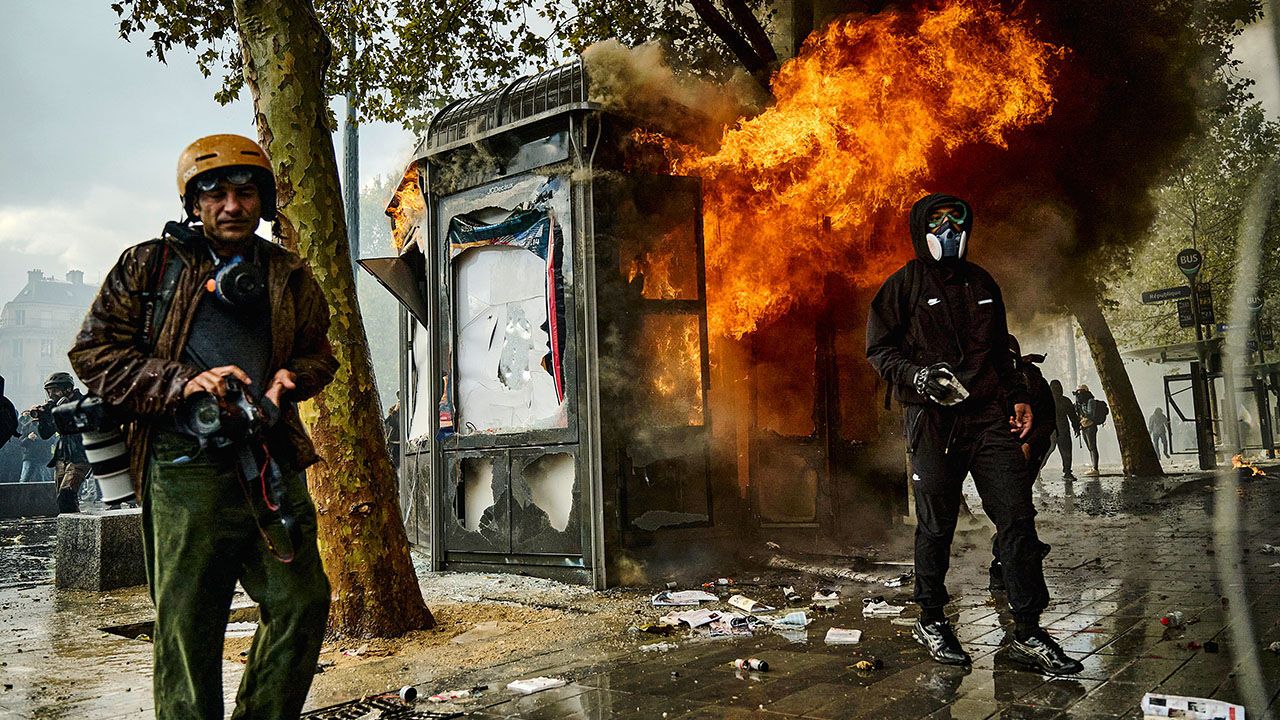 Violent protests in Paris