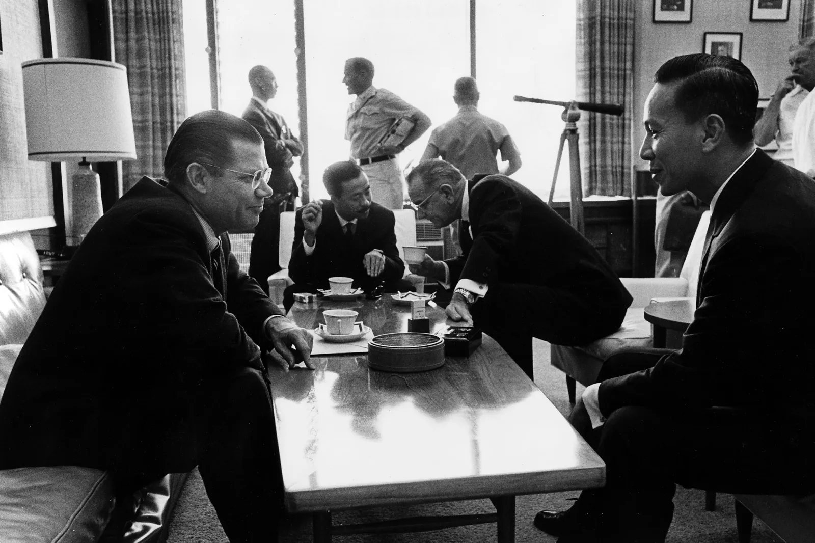 McNamara, South Vietnamese Prime Minister Nguyen Cao Ky, Johnson, and South Vietnamese Lieutenant General Nguyen Van Thieu in Honolulu, Hawaii, February 1966.