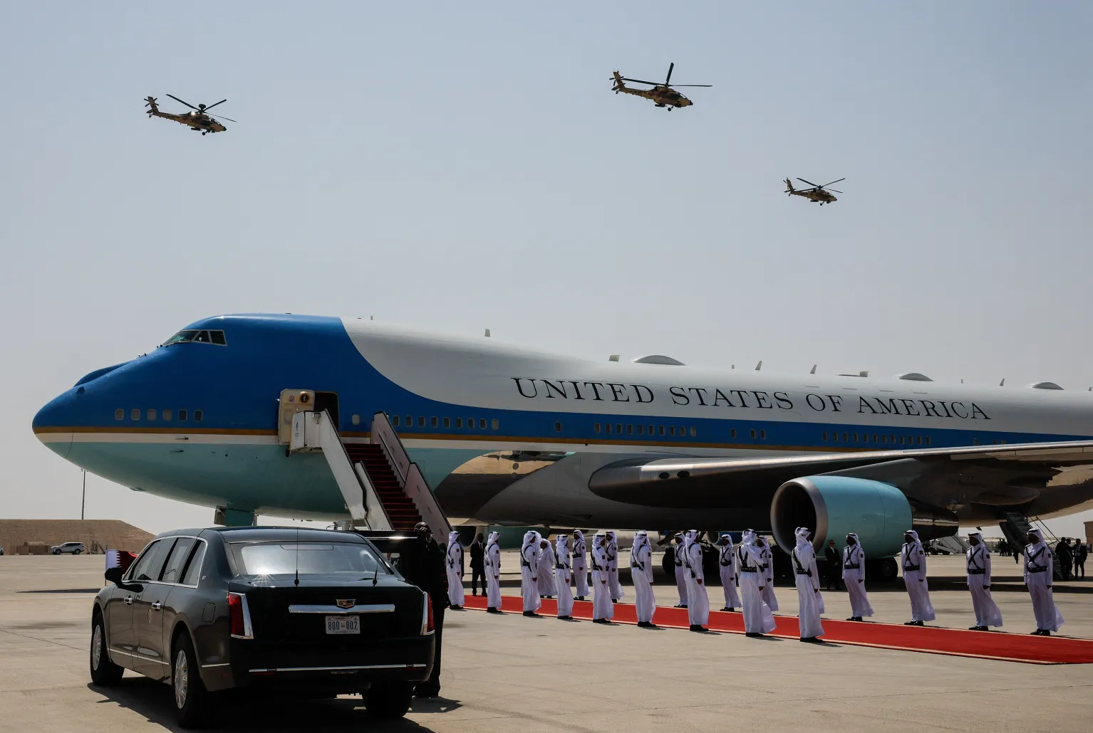 Qatari military aircraft flying over Air Force One, Doha, May 2025
